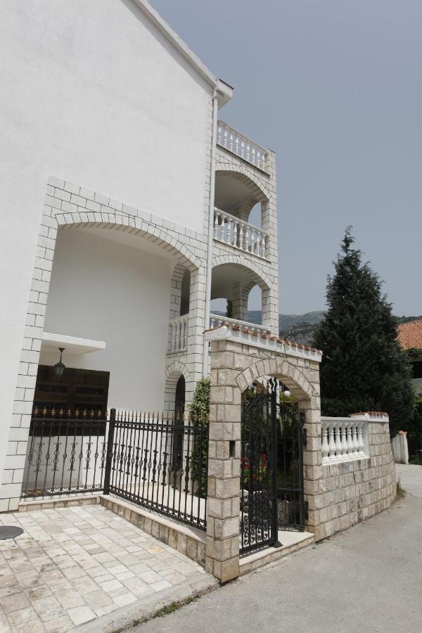 בודווה Apartments Perovic מראה חיצוני תמונה