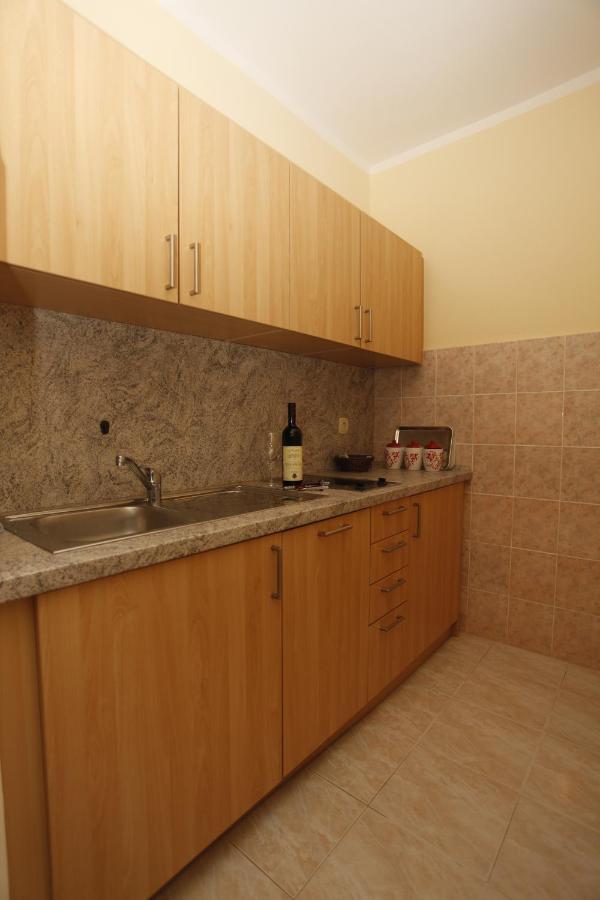 בודווה Apartments Perovic מראה חיצוני תמונה