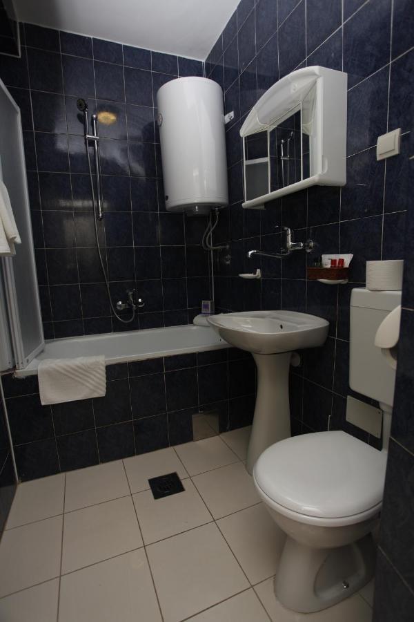 בודווה Apartments Perovic מראה חיצוני תמונה