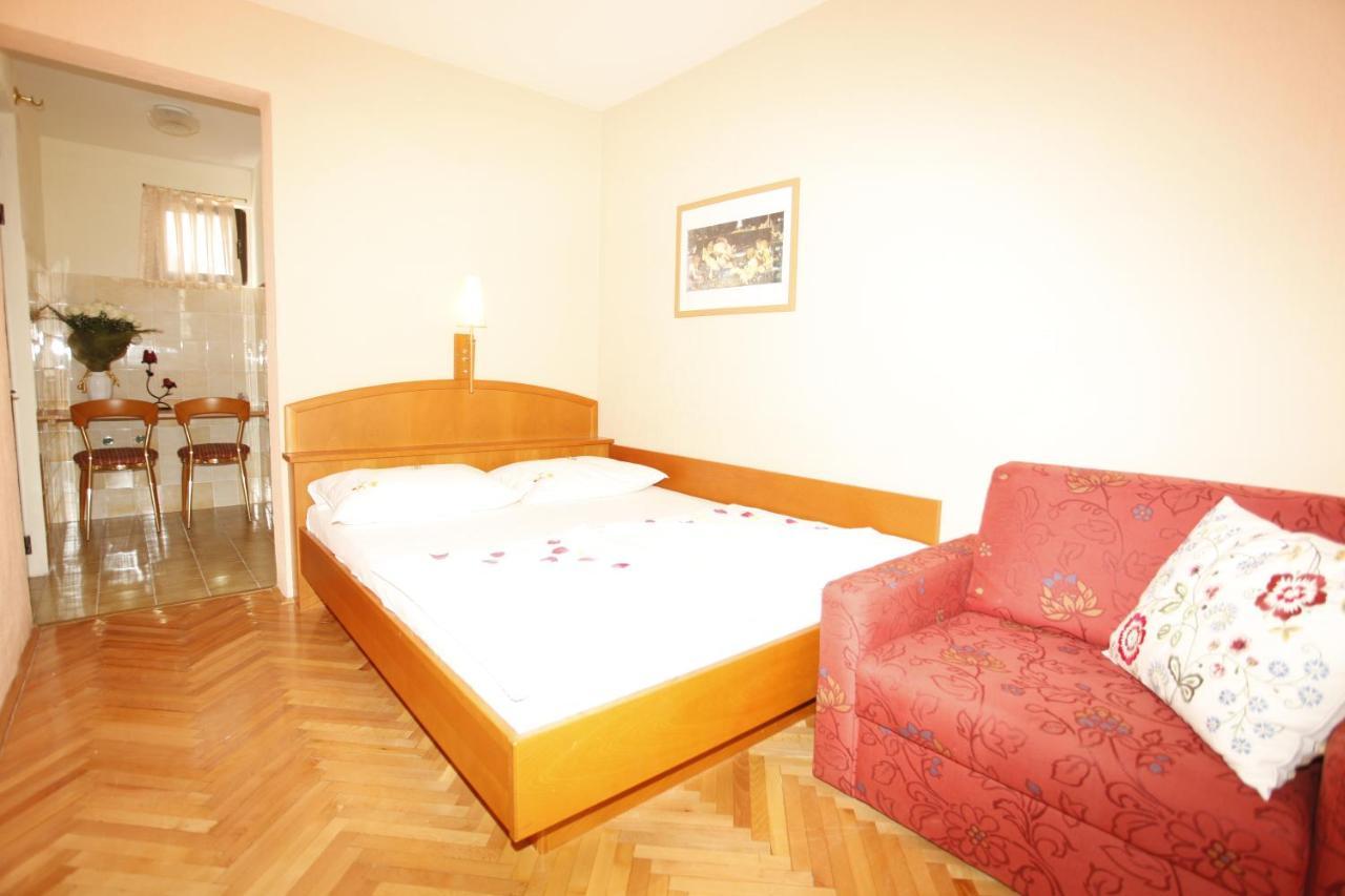 בודווה Apartments Perovic מראה חיצוני תמונה